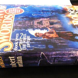 BK35BSM - 1996 CROWN of SWORDS Robert Jordan Wheel of Time Book 7 HC/DJ